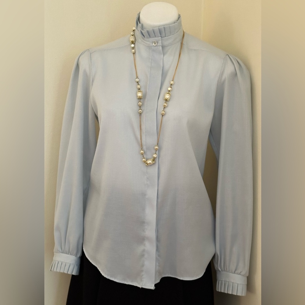 Shapely Vintage Blue Sheer Pleated Turtle Neck/Cuff L/S Hidden Buttons Sz 14